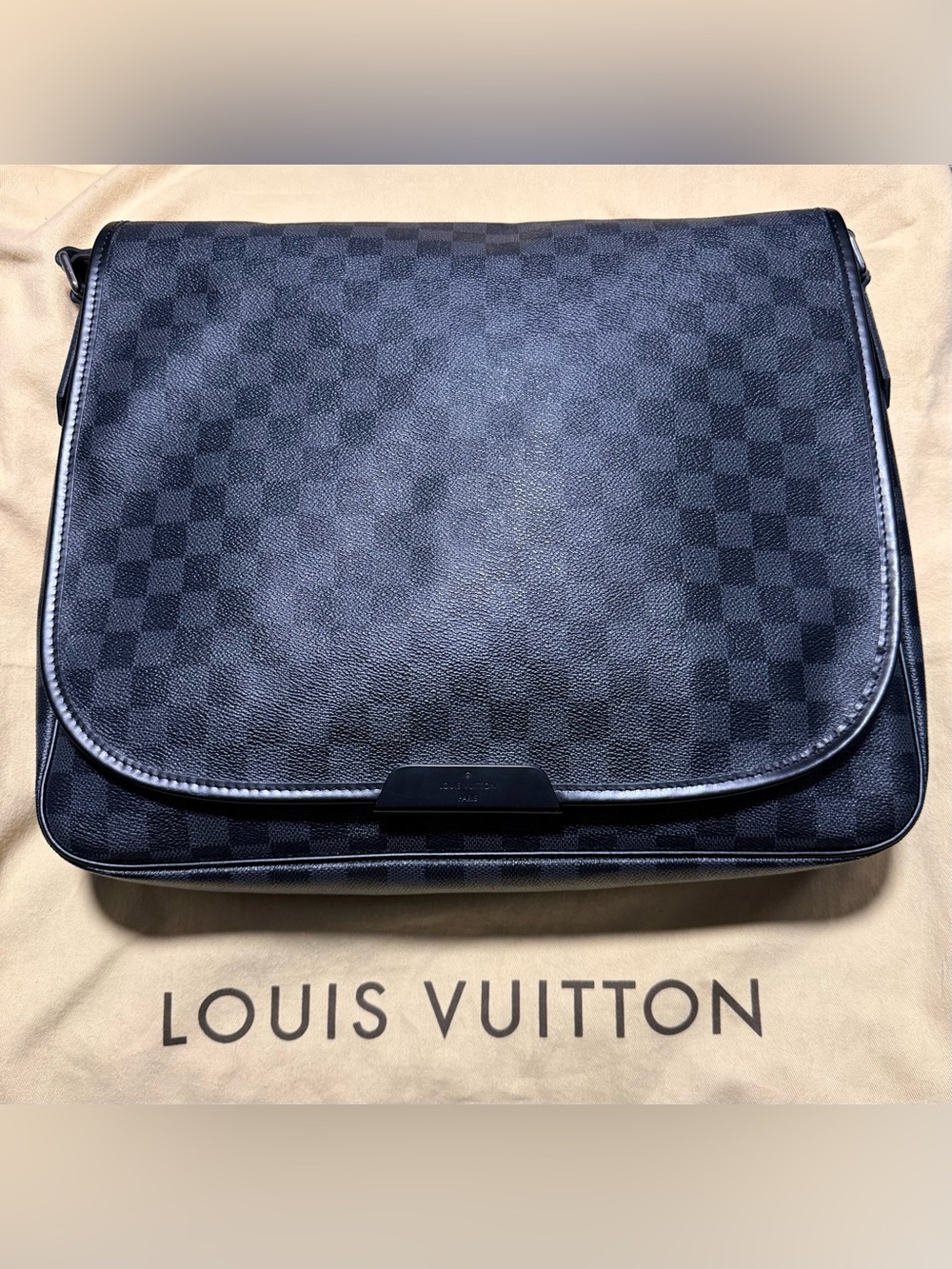 Louis Vuitton Daniel (GM) Damier Graphite Canvas Messenger Bag (NWOT)